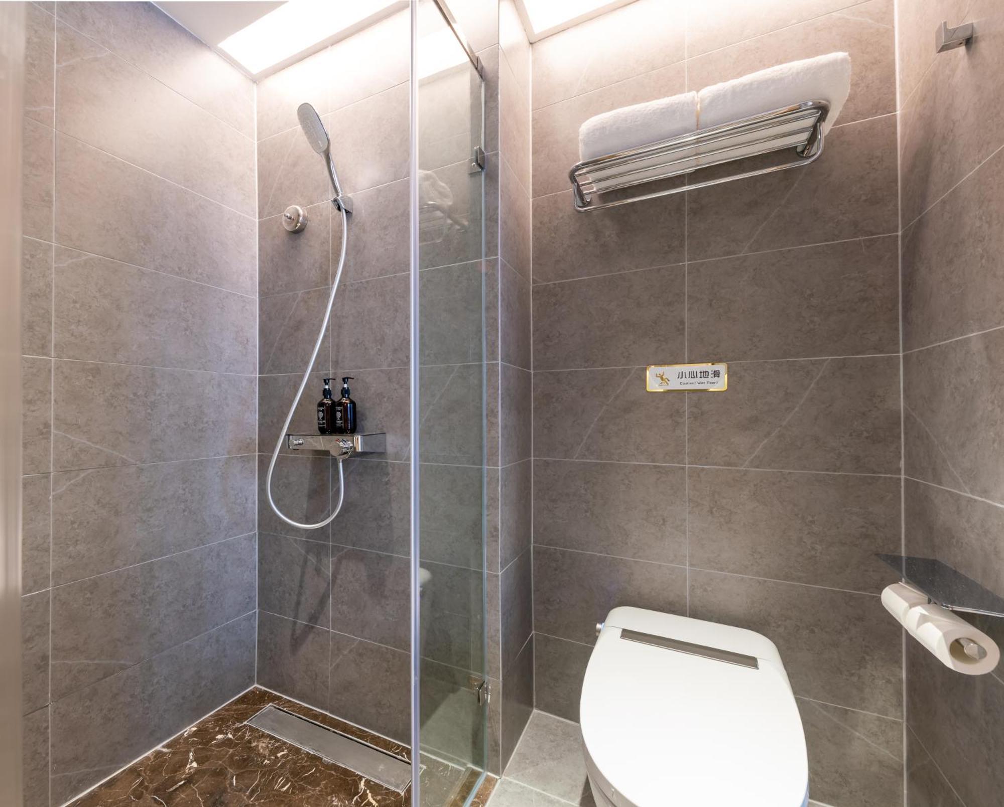 Jingfang Building Smart Hotel - Located In The Busiest Part Of The Downtown Area, Near Beijing Tiananmen Square And The Forbidden City,Wangfujing Shopping Street ,Newly Opened Hotel,Provide Free Laundry Service,Provide Tourism And Ticketing Services Exterior photo