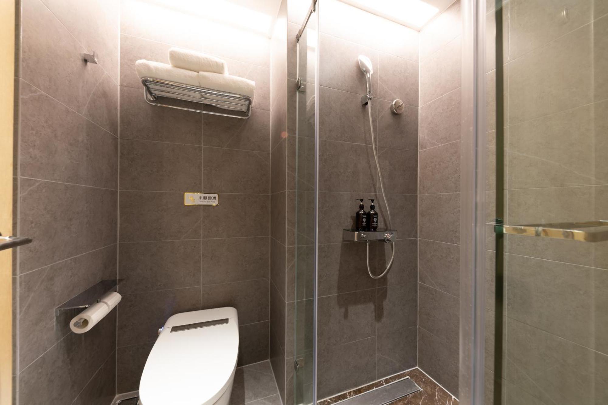 Jingfang Building Smart Hotel - Located In The Busiest Part Of The Downtown Area, Near Beijing Tiananmen Square And The Forbidden City,Wangfujing Shopping Street ,Newly Opened Hotel,Provide Free Laundry Service,Provide Tourism And Ticketing Services Exterior photo